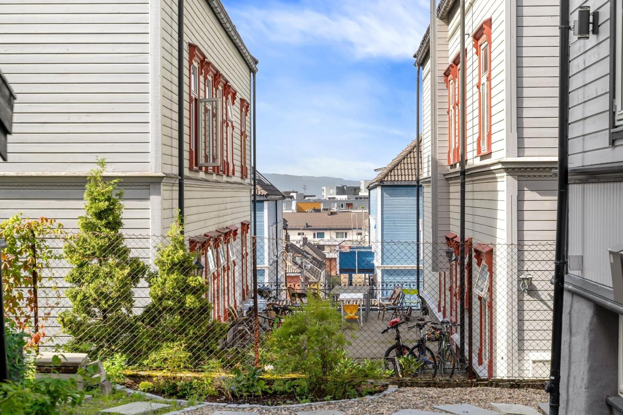 Solsiden Modern Stay: King Beds, Private Entry Trondheim Exterior photo